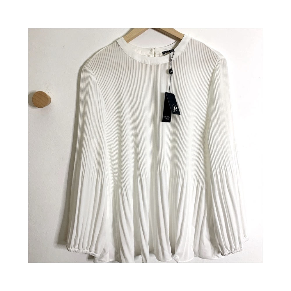 NWT ADRIANNA PAPELL PLEATED GEORGETTE BLOUSE